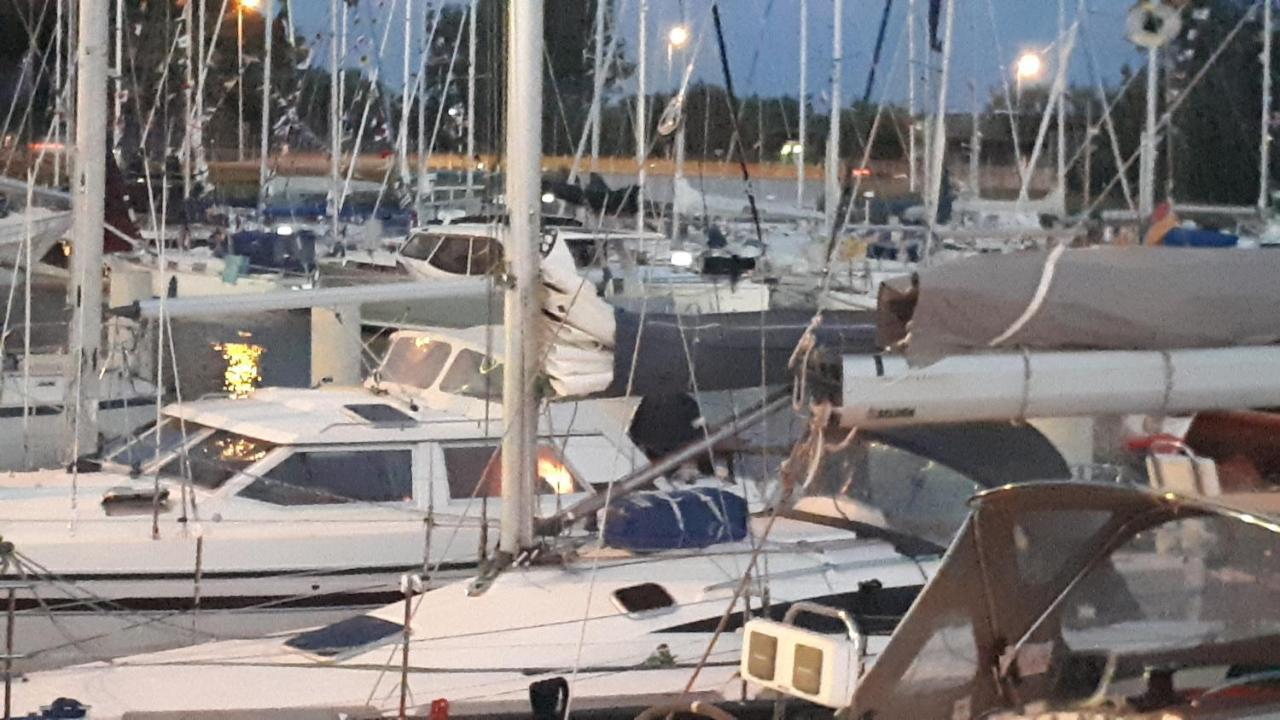 Ambrozja Dom Goscinny Kołobrzeg Esterno foto